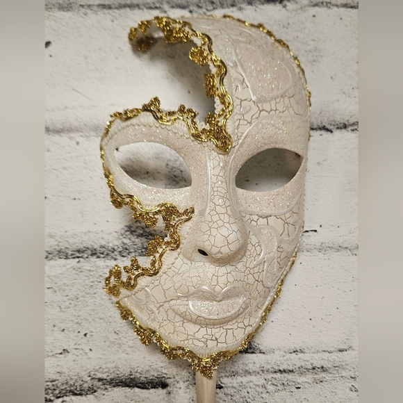 Vintage Venetian Wall Masks on Handles – Harlequin & Crackle Gold Pair - Picture 3 of 12